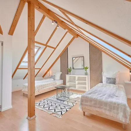 Backhome - Business&Family - Fantastische Schlosslage, Parkplatz, Balkon, Smarttv, Waschmaschine, Netflix, 70Qm, 24H Checkin - Apartment 5 Ludwigsburg Exterior photo