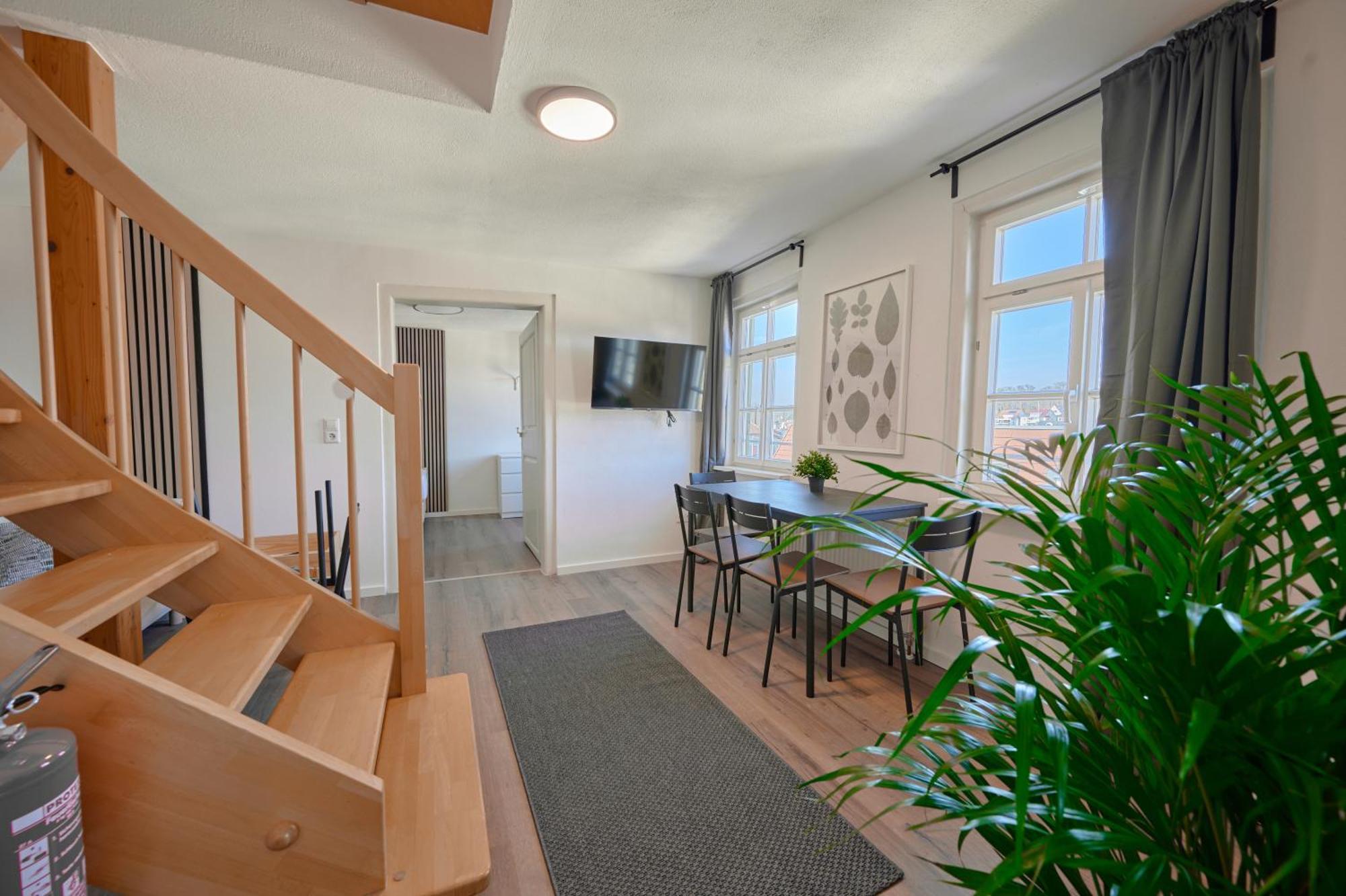 Apartment Backhome - Business&family - Fantastische Schlosslage, Parkplatz, Balkon, Smarttv, Waschmaschine, Netflix, 70qm, 24h Checkin - 5 *
