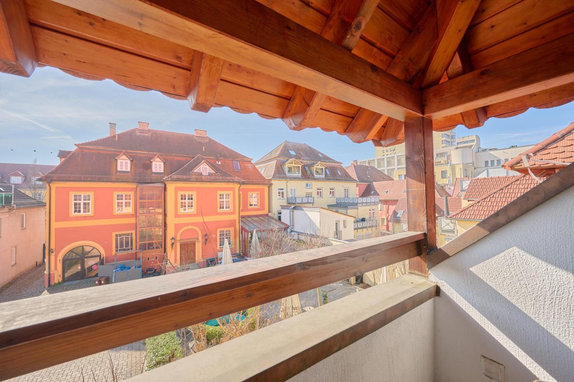 Backhome - Business&family - Fantastische Schlosslage, Parkplatz, Balkon, Smarttv, Waschmaschine, Netflix, 70qm, 24h Checkin - 5 Apartment