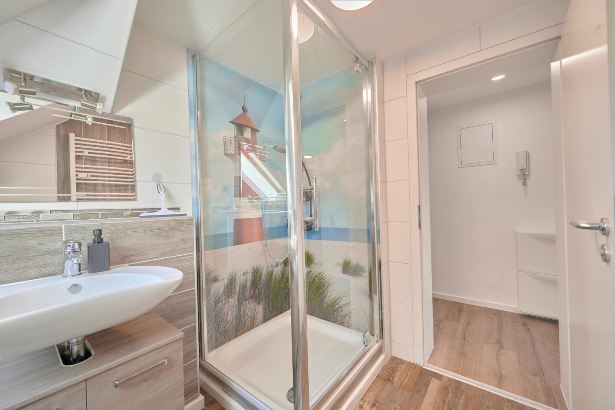 Backhome - Business&family - Fantastische Schlosslage, Parkplatz, Balkon, Smarttv, Waschmaschine, Netflix, 70qm, 24h Checkin - 5 * Ludwigsburg