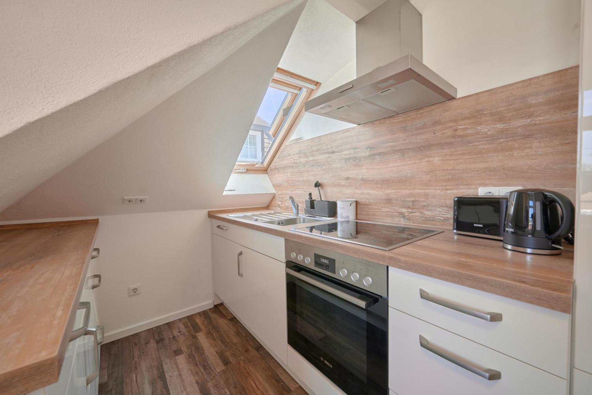 Backhome - Business&family - Fantastische Schlosslage, Parkplatz, Balkon, Smarttv, Waschmaschine, Netflix, 70qm, 24h Checkin - 5