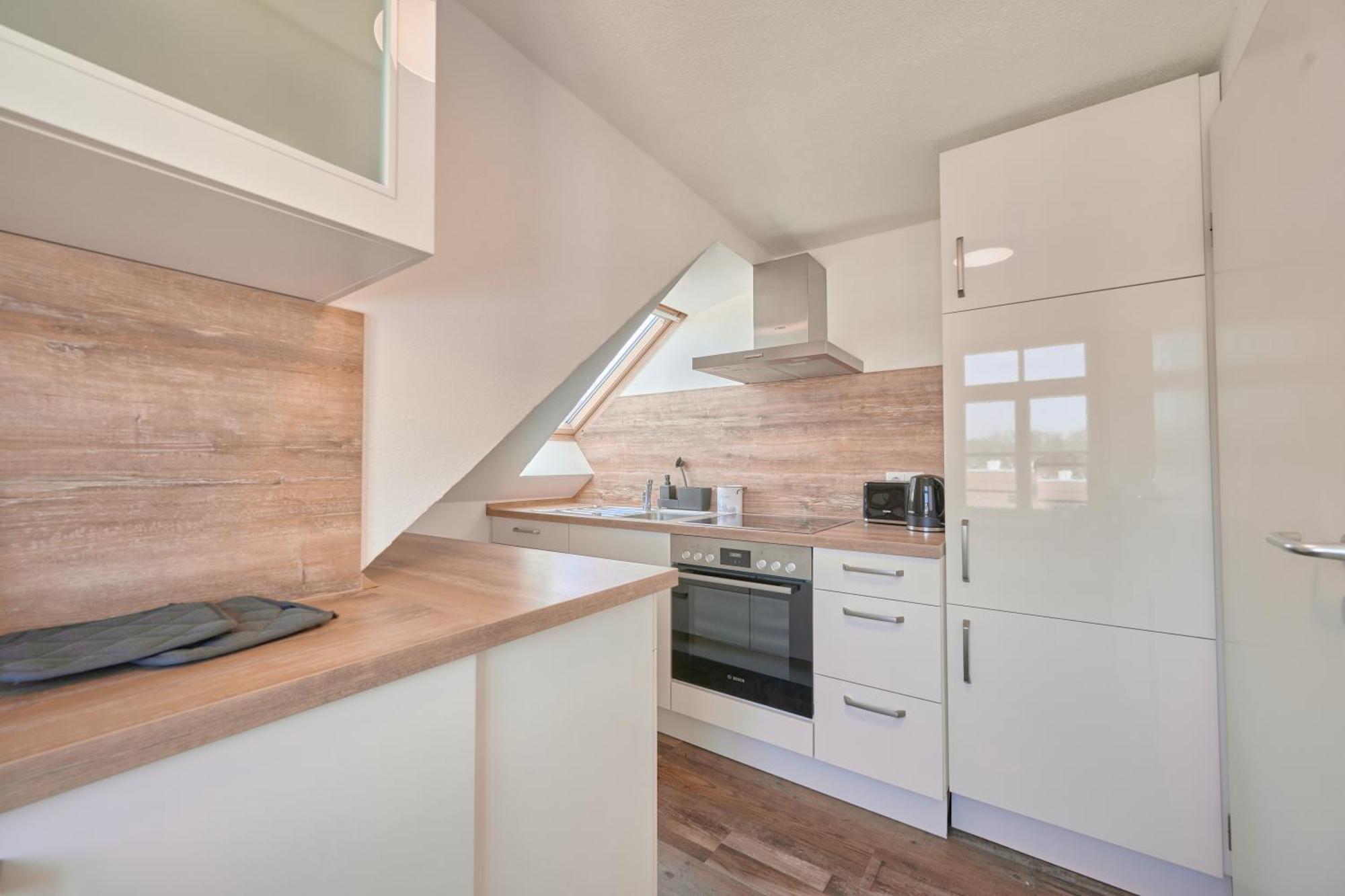 Backhome - Business&family - Fantastische Schlosslage, Parkplatz, Balkon, Smarttv, Waschmaschine, Netflix, 70qm, 24h Checkin - 5 Ludwigsburg